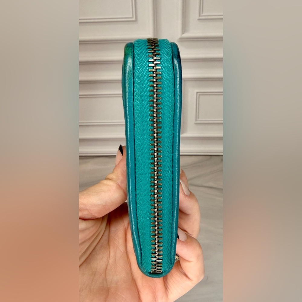Bottega Veneta Mallard Turquoise Intrecciato Leather Zip Wallet | Full Inclusion - Picture 4 of 11